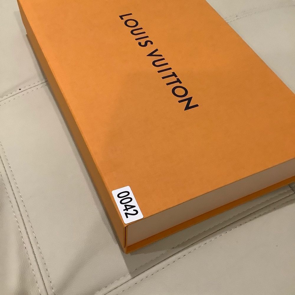 Louis Vuitton medium size box - Picture 7 of 8